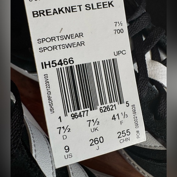 Adidas Breaknet Sleek Sneakers Black White Women’s US 9 Suede Cloudfoam Plus